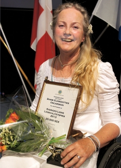 Bambi Elinsdotter Oscarsson har mottagit Sveriges Lions Livskvalitetspris 2013.